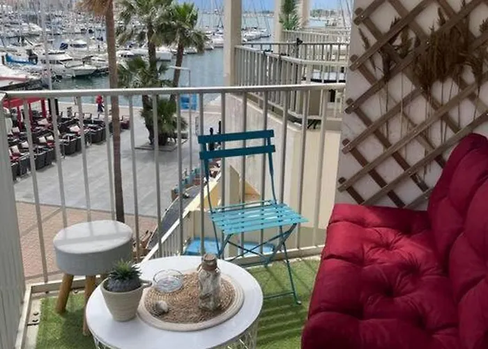 Familial Confort Sur Le Port Du Cap Апартаменты *